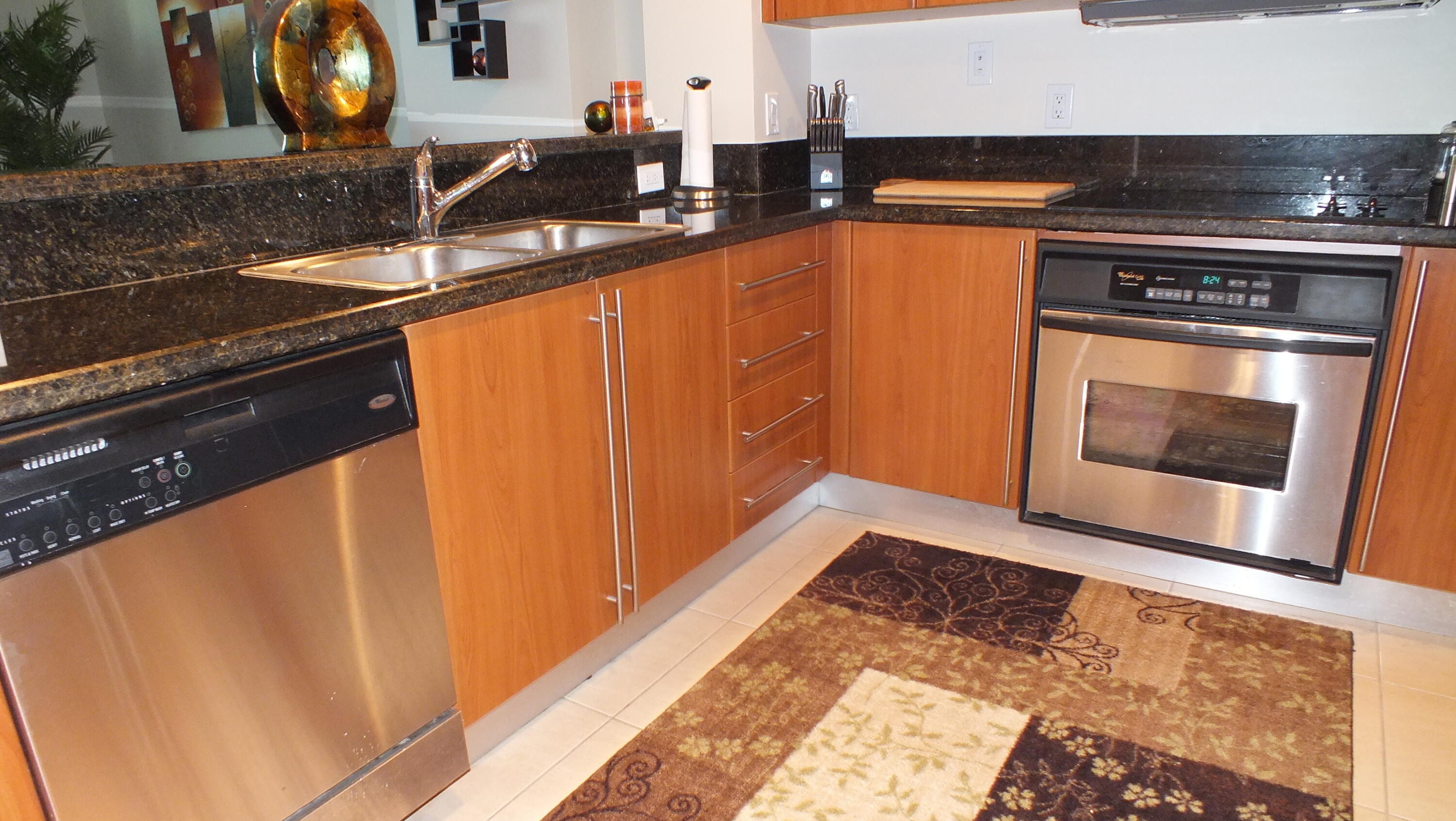 610 CLEMATIS CONDO - Residential Lease