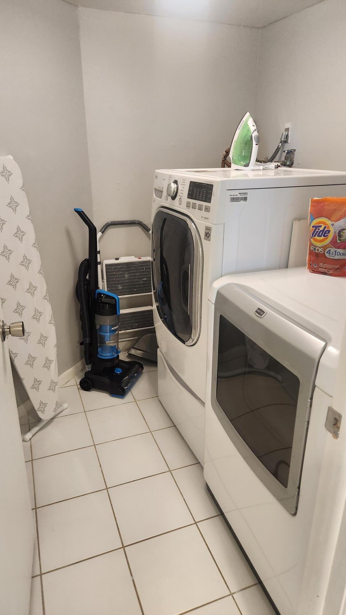 LAVERS DELRAY RACQUET CLU - Residential Lease