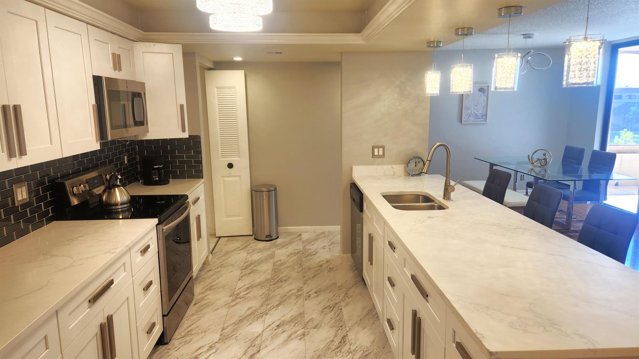 LAVERS DELRAY RACQUET CLU - Residential Lease