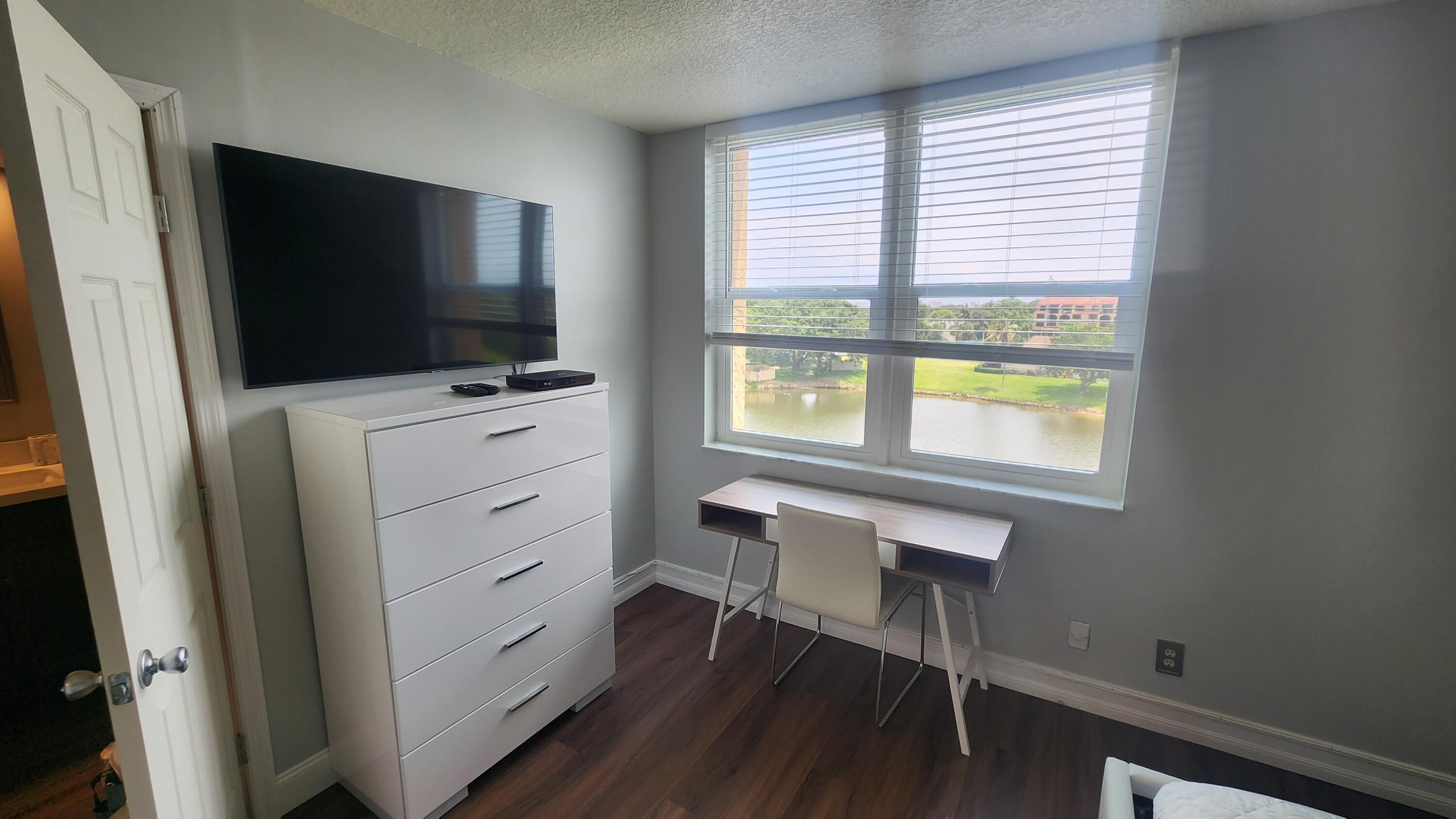 LAVERS DELRAY RACQUET CLU - Residential Lease