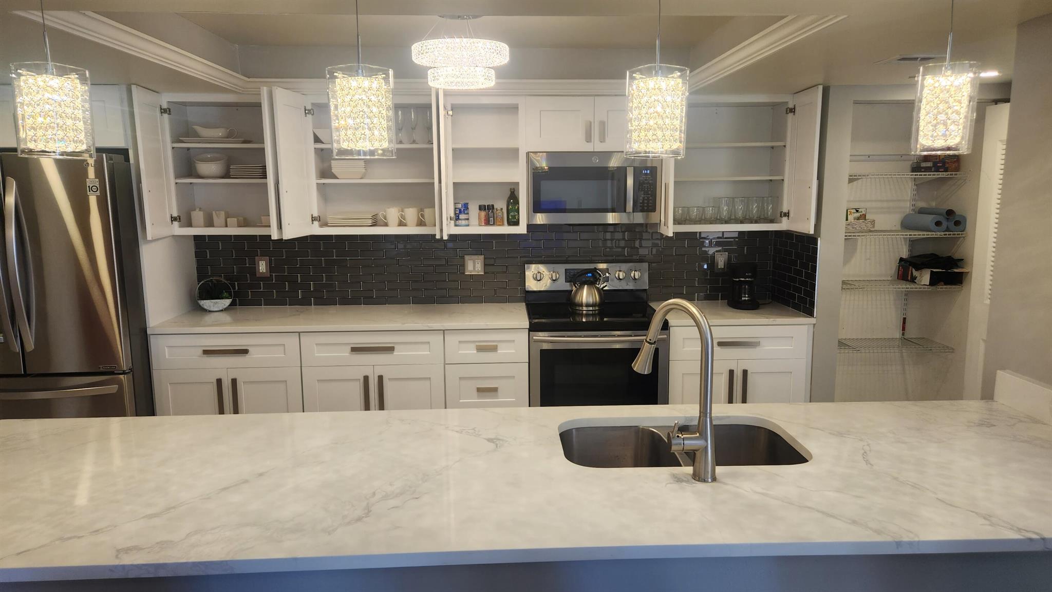 LAVERS DELRAY RACQUET CLU - Residential Lease