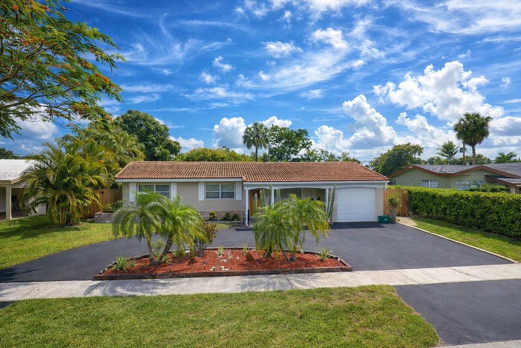 Photo of 2120 NE 62nd Court, Fort Lauderdale, FL 33308 (MLS # R11167509)