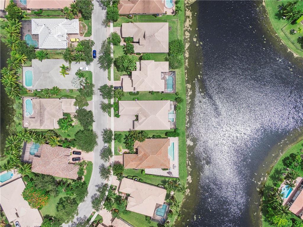 PARKLAND ISLES - Residential