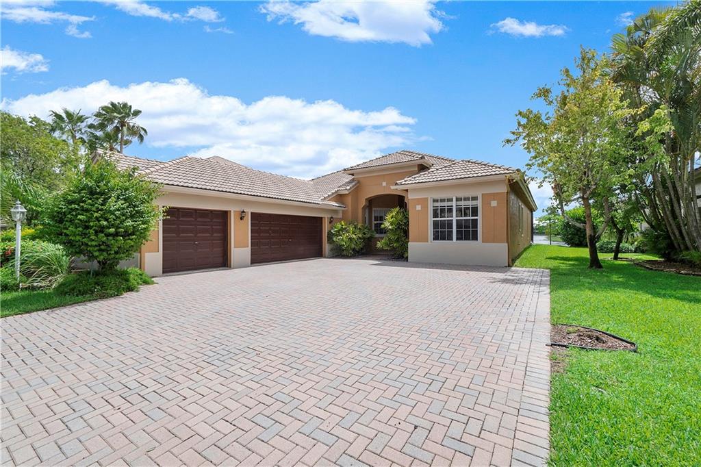 PARKLAND ISLES - Residential