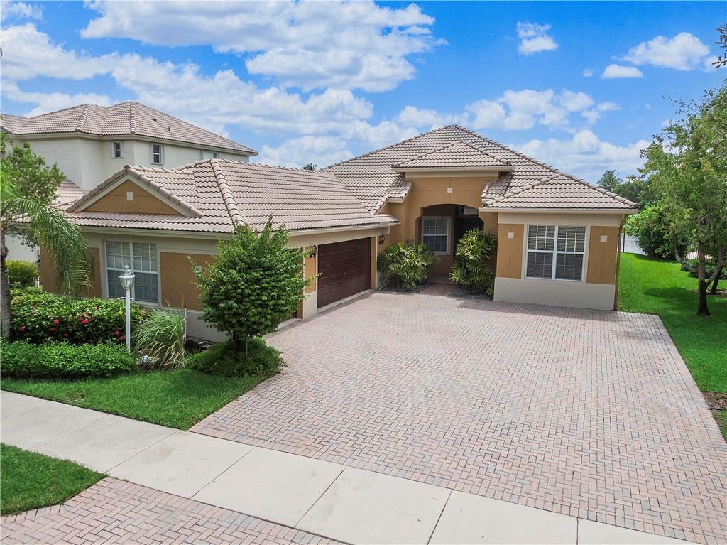 PARKLAND ISLES - Residential