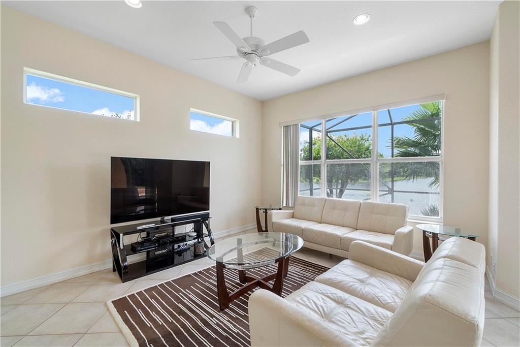 PARKLAND ISLES - Residential