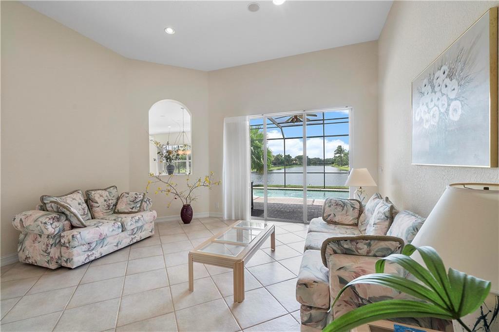 PARKLAND ISLES - Residential