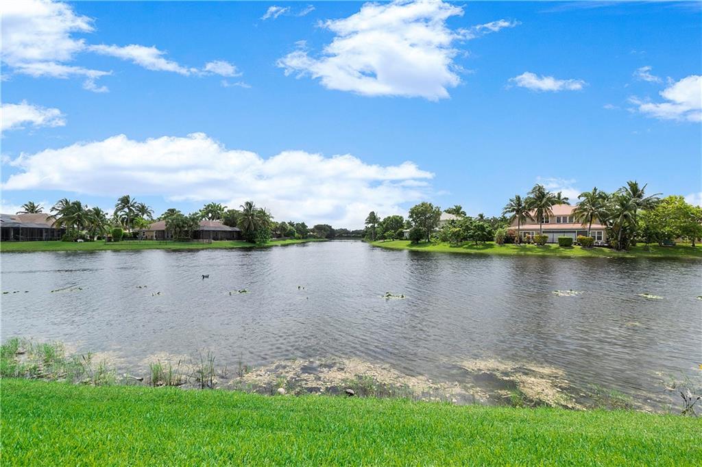 PARKLAND ISLES - Residential