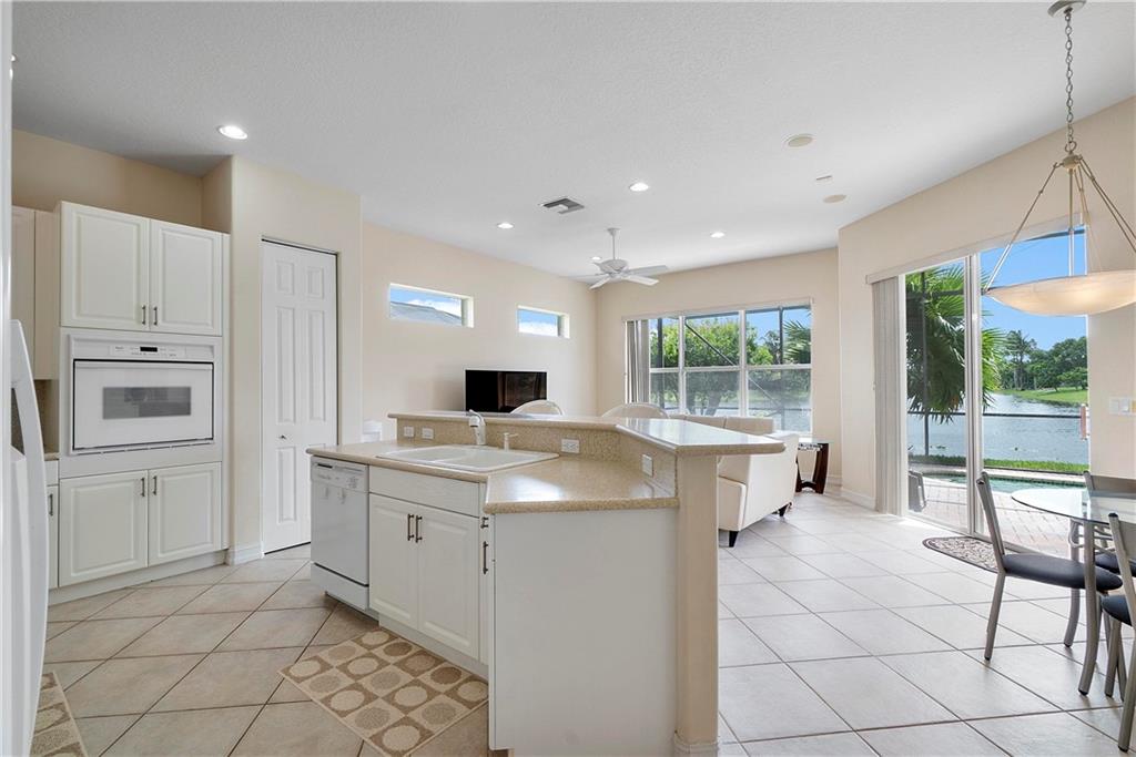 PARKLAND ISLES - Residential