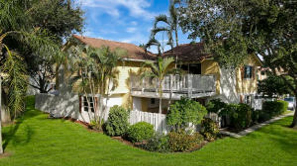 Photo of 238 Seabreeze Circle, Jupiter, FL 33477 (MLS # R10957493)