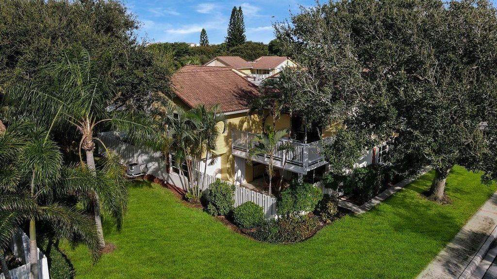 Photo of 238 Seabreeze Circle, Jupiter, FL 33477 (MLS # R10957493)