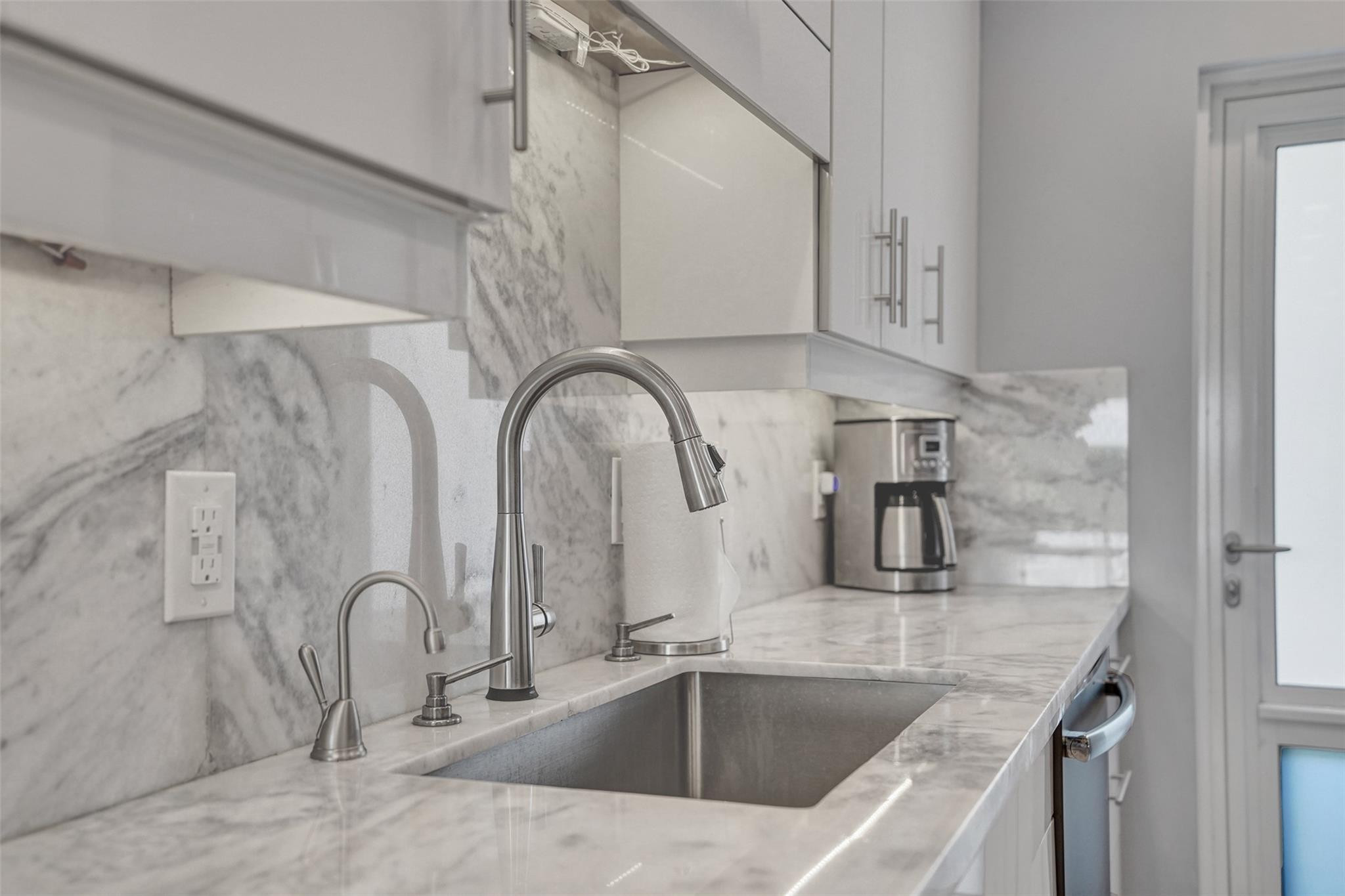 105 NE 19th Avenue 452