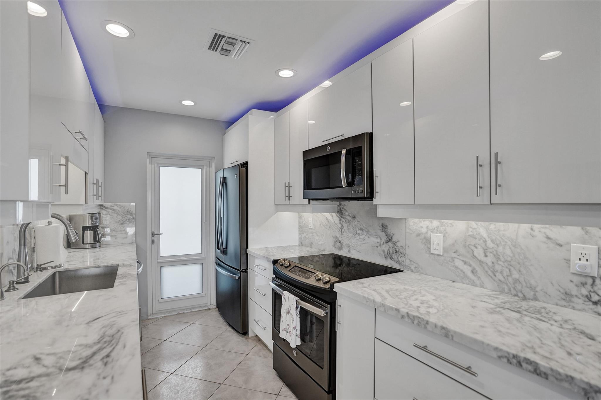 105 NE 19th Avenue 452