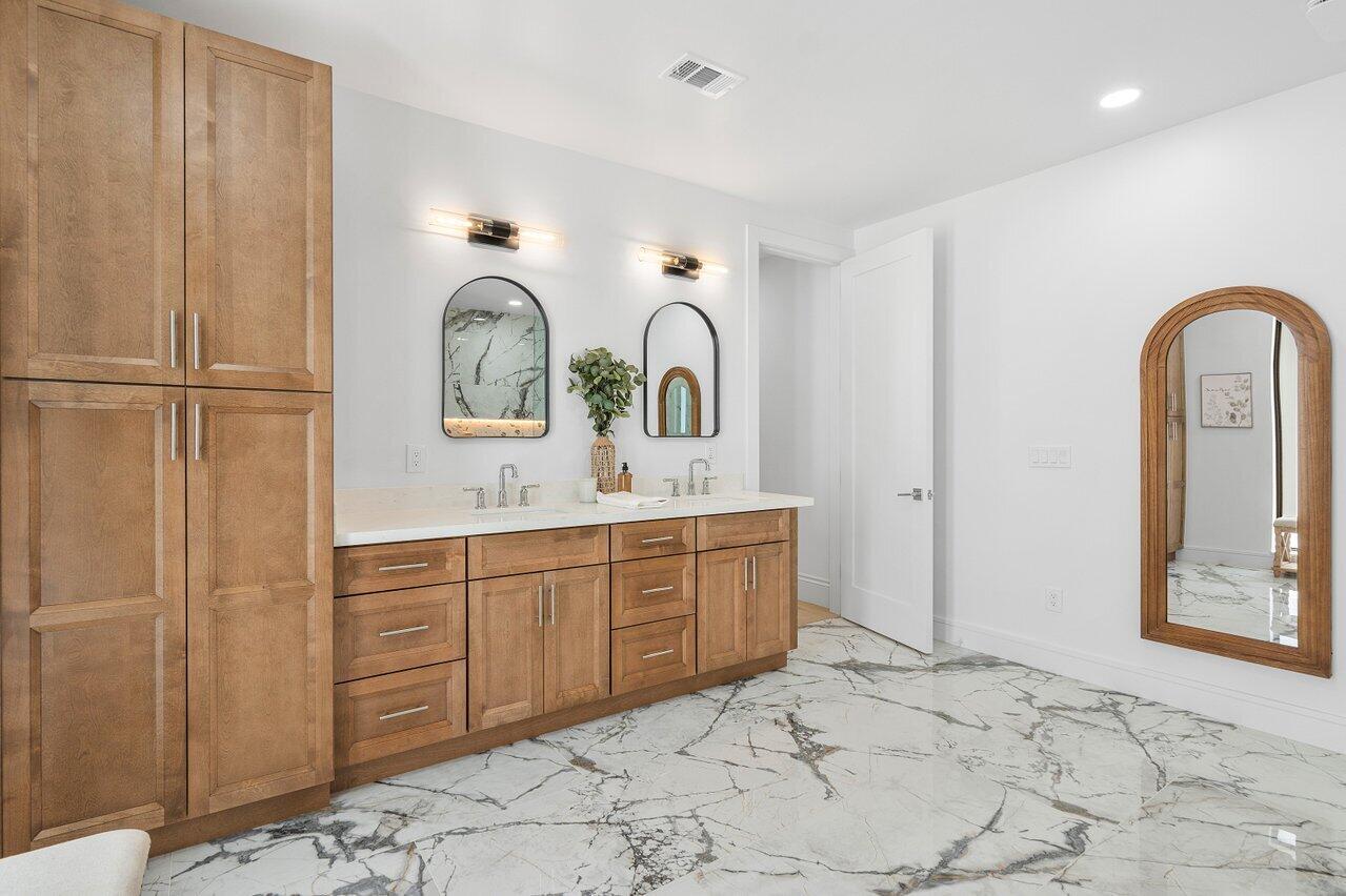 FOXE CHASE - Residential