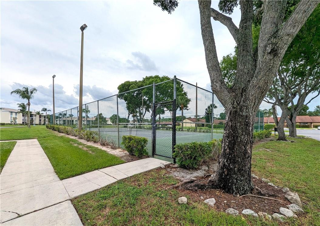PALM CLUB VILLAGE 2 - Residential