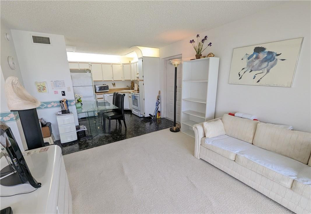 PALM CLUB VILLAGE 2 - Residential