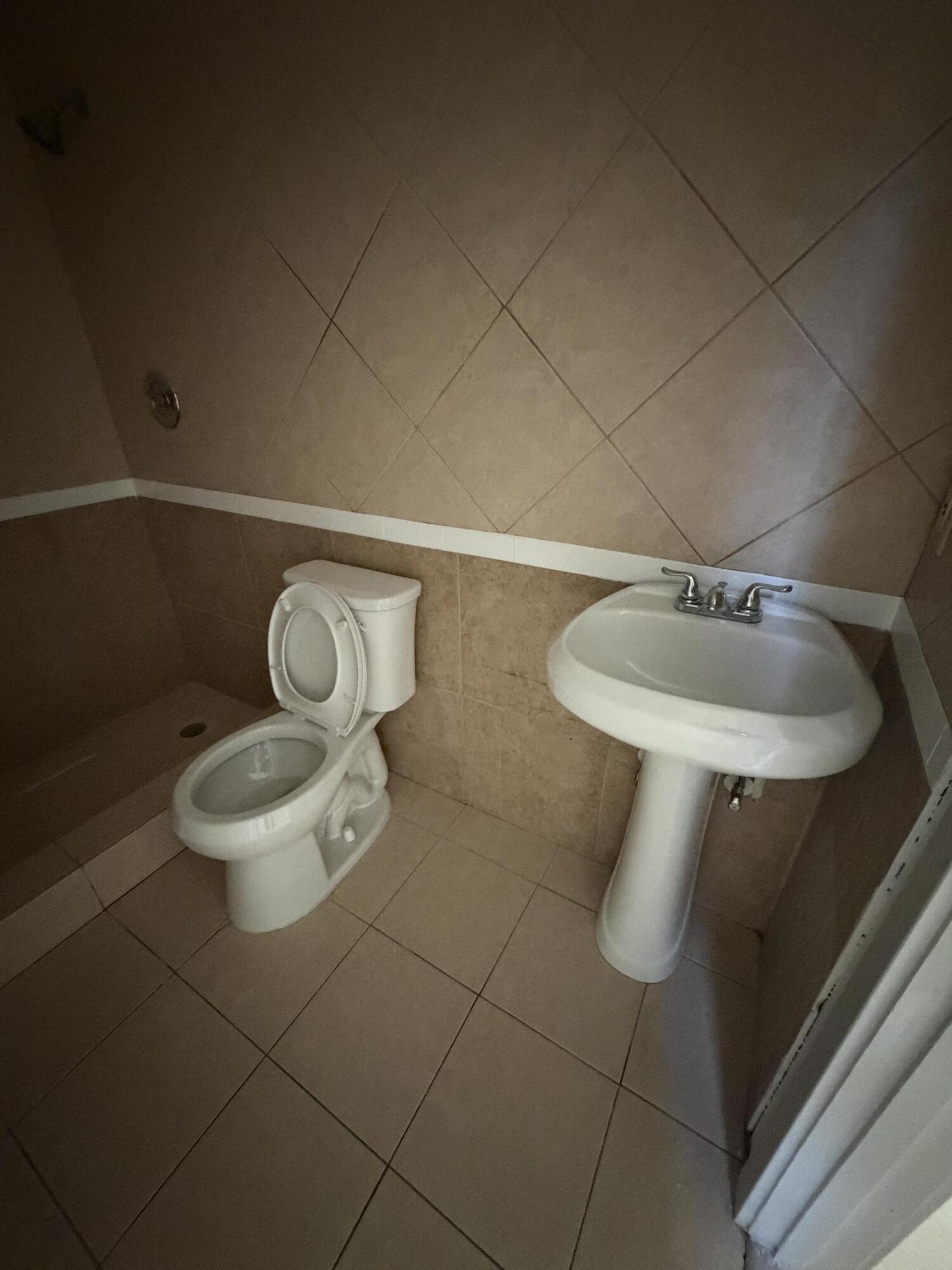 COLLEGE PARK - Residential