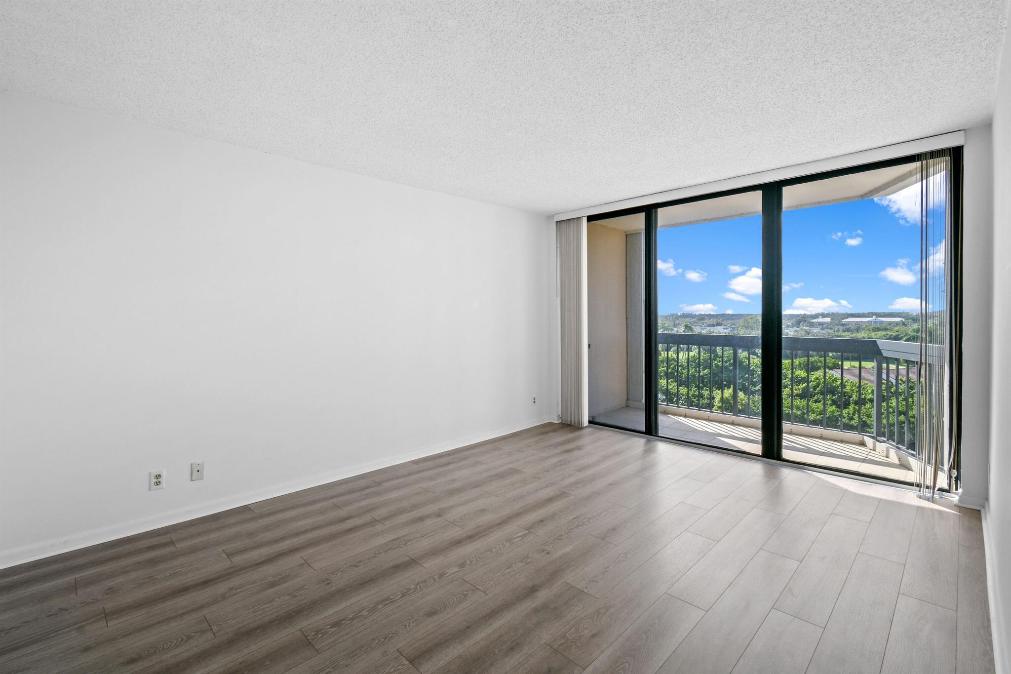 LANDS OF THE PRESIDENT CO - Residential Lease