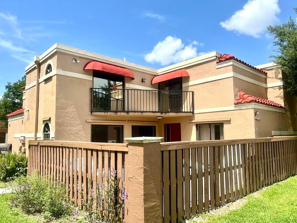 Photo of 8104 Severn Drive #B, Boca Raton, FL 33433 (MLS # R11168119)