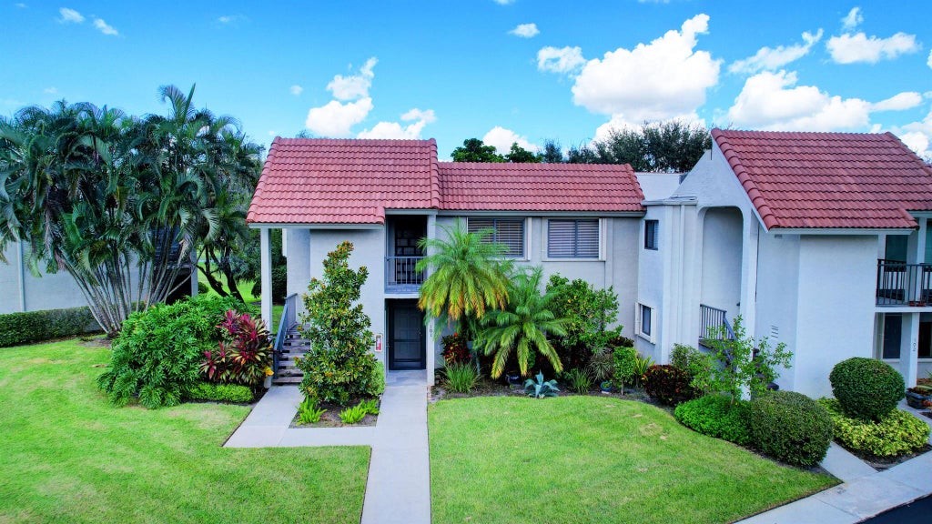 Photo of 5631 Fairway Park Drive #201, Boynton Beach, FL 33437 (MLS # R10925951)
