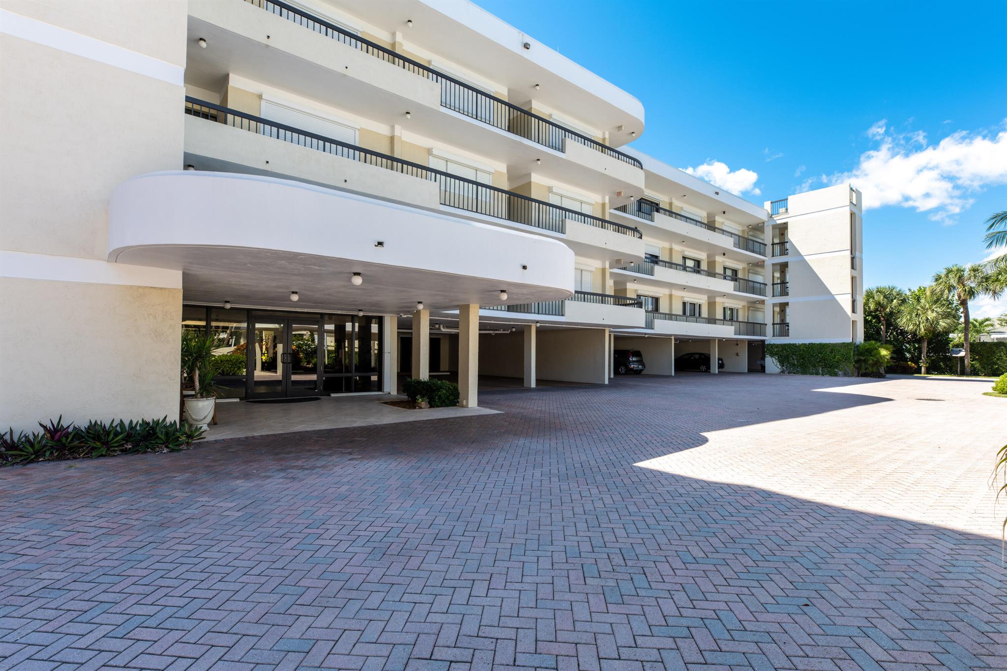 ROYAL HOMESTEAD CONDO - Residential