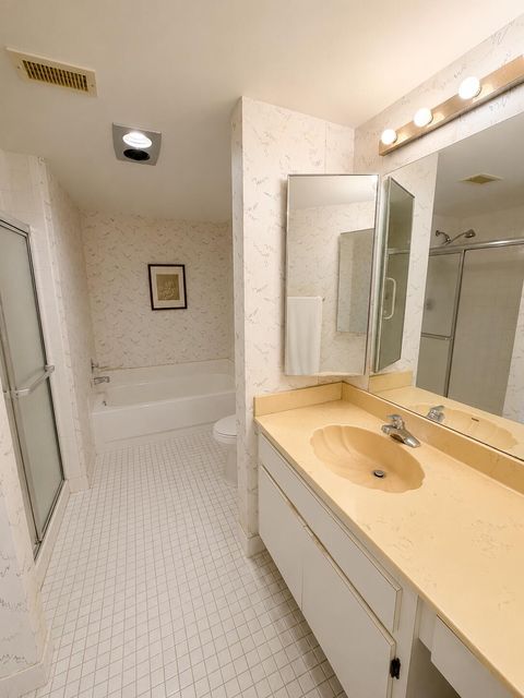 Tiny photo for 33 Stratford Lane W #C, Boynton Beach, FL 33436 (MLS # B26053740)