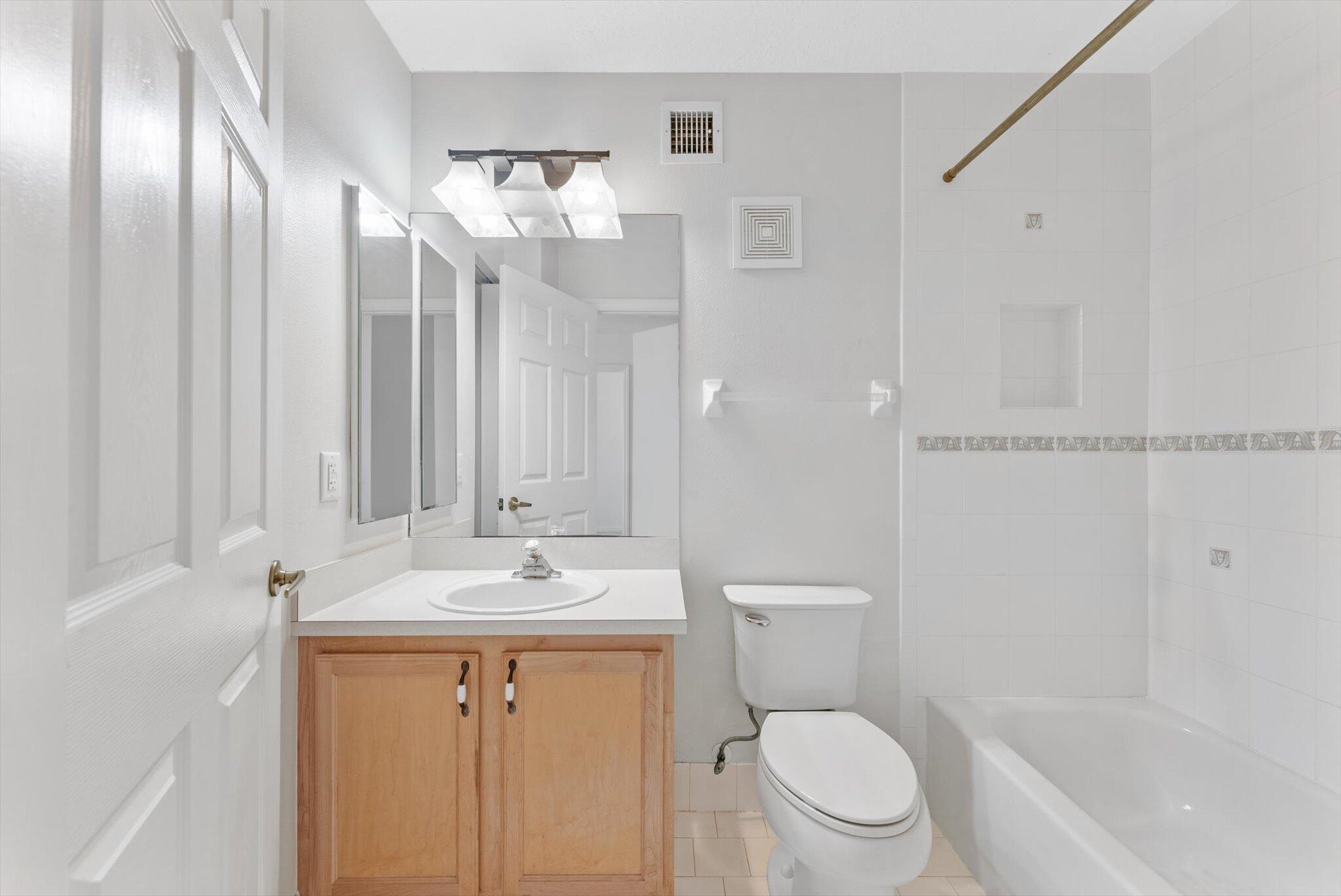 GATEWAY GARDENS - Residential Lease