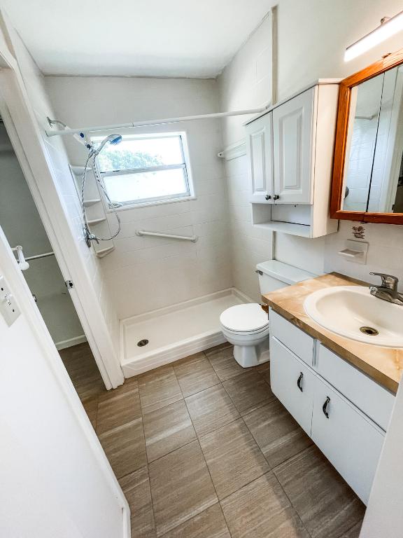 EDGEWOOD ACRES - Residential Lease