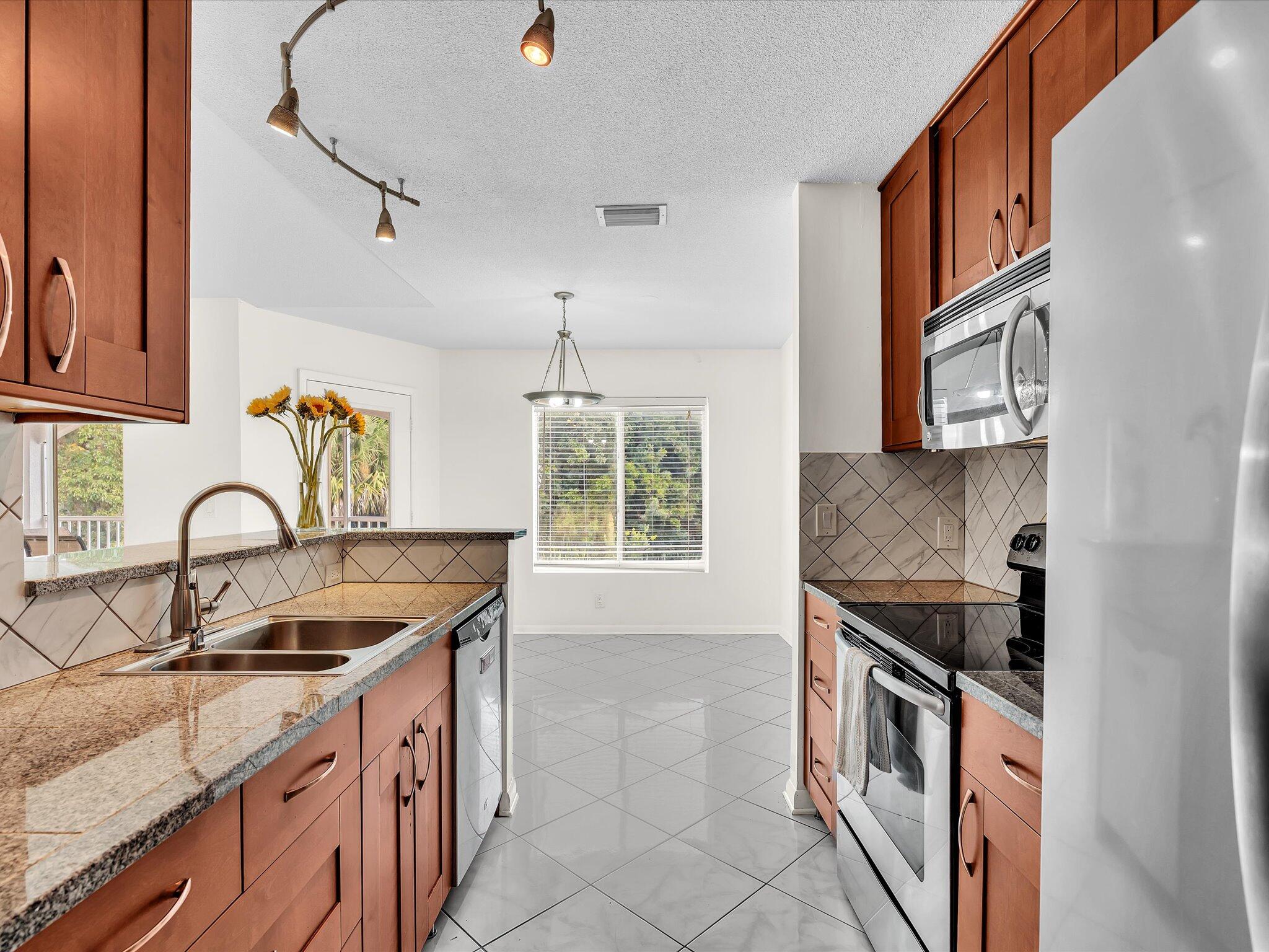 CASABLANCA ISLES CONDO - Residential Lease