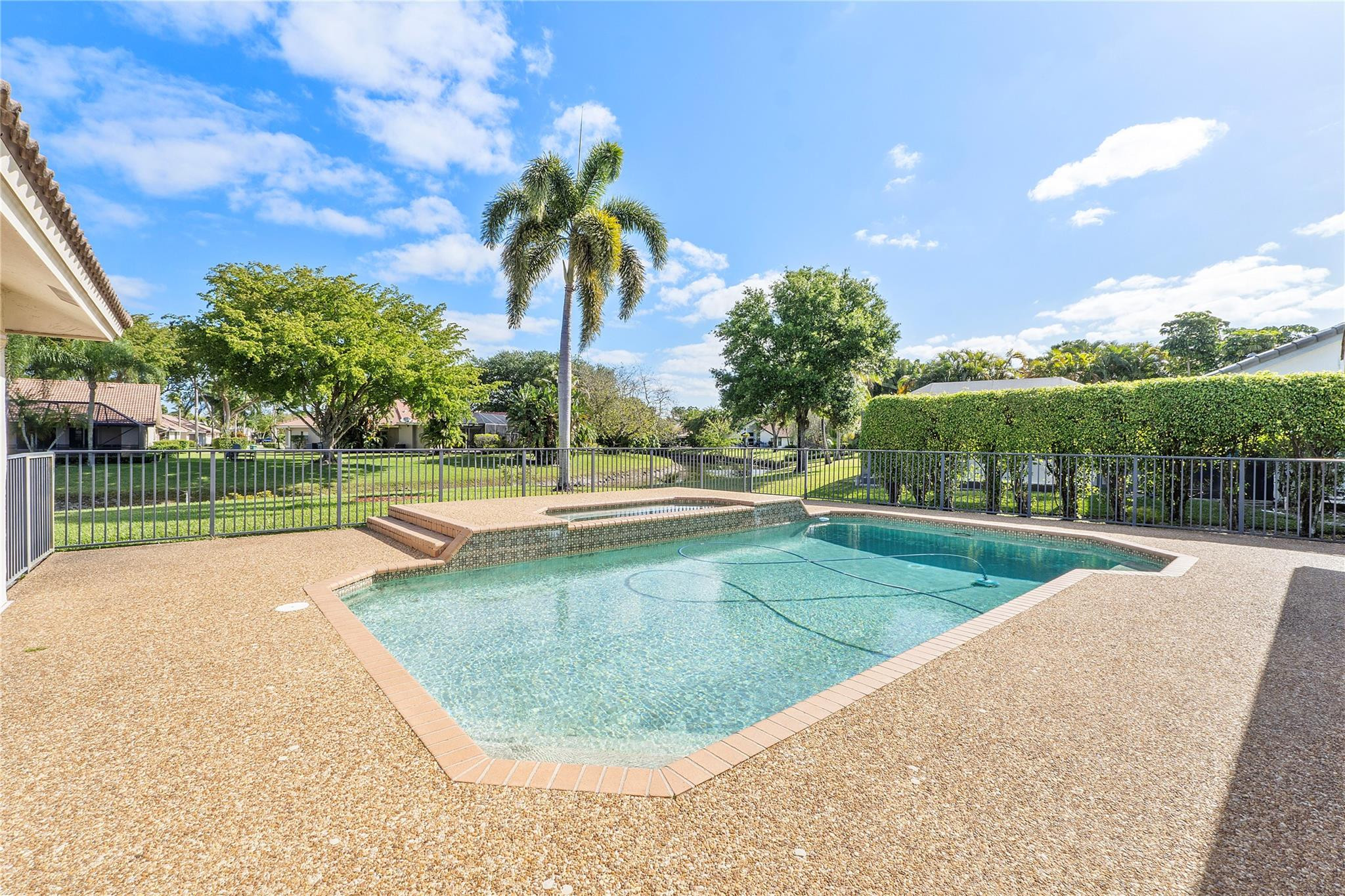 Pine Ridge 112-37 B - Residential