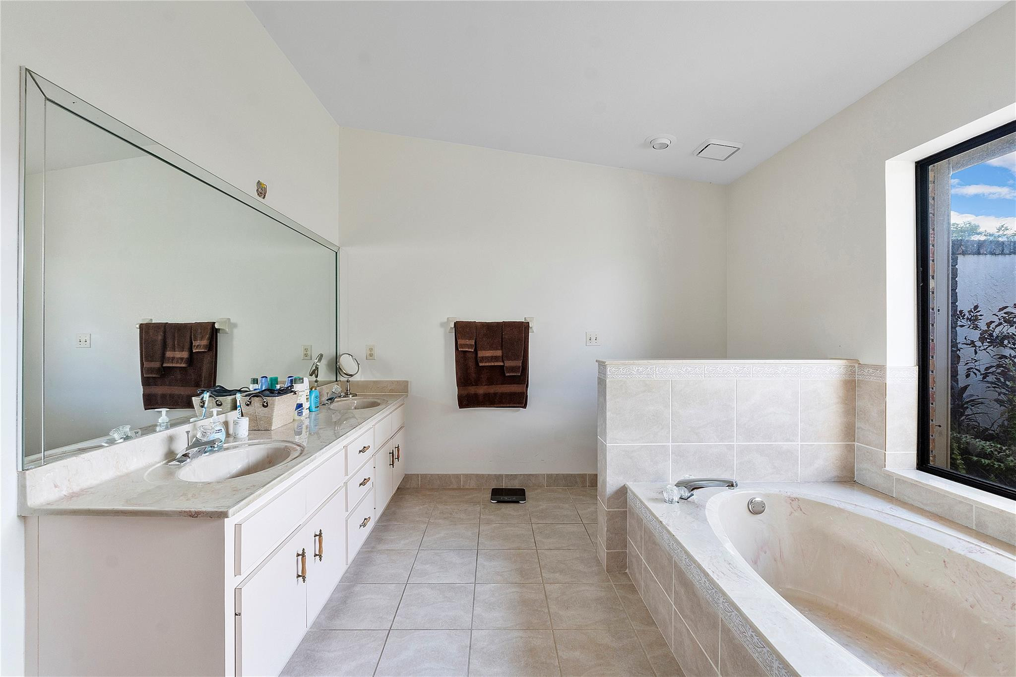 Pine Ridge 112-37 B - Residential