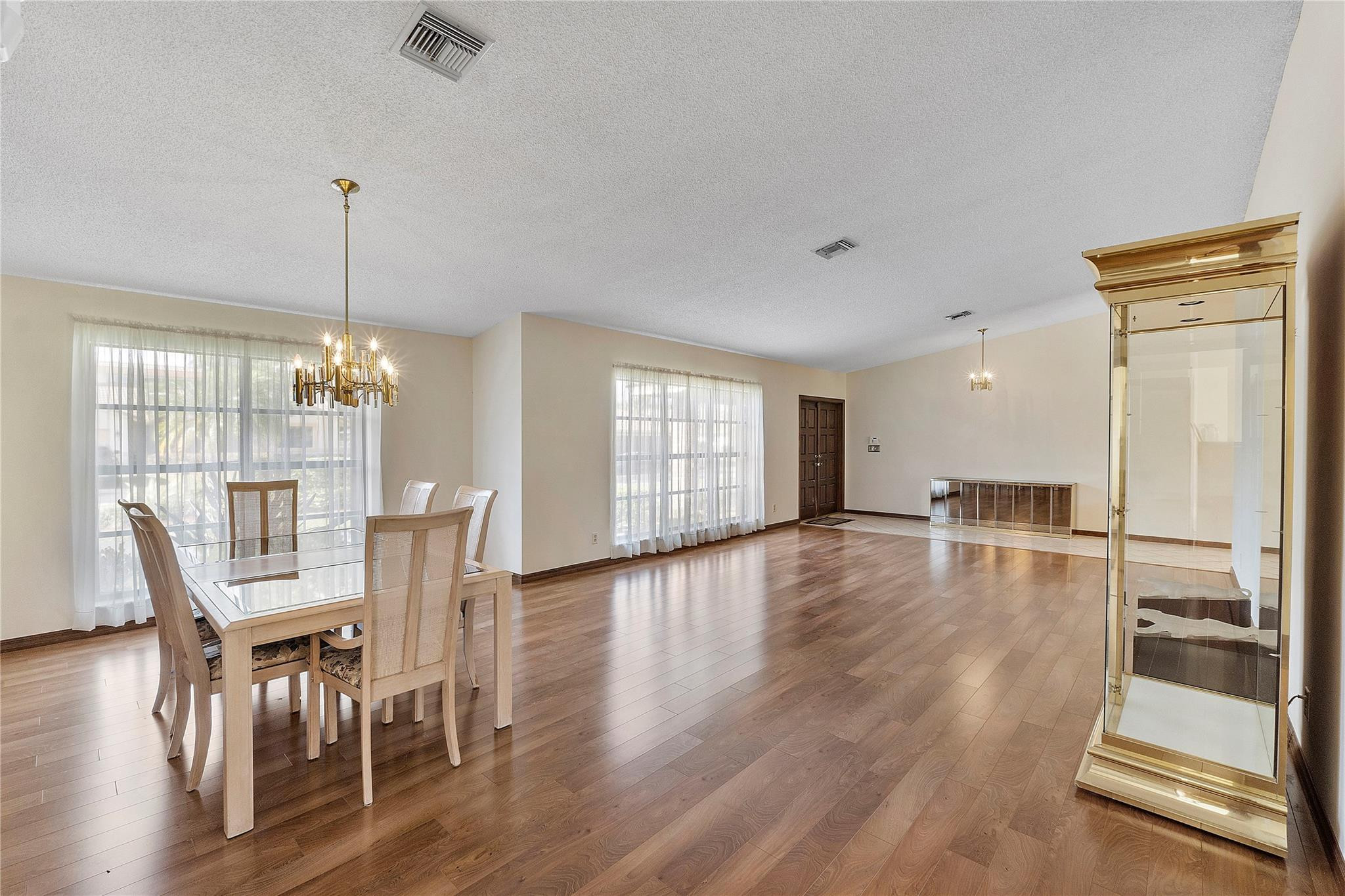 Pine Ridge 112-37 B - Residential