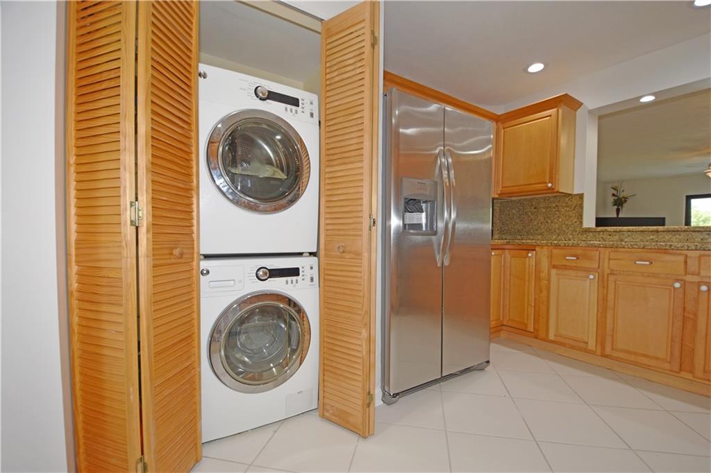 DEVON HOUSE - Residential