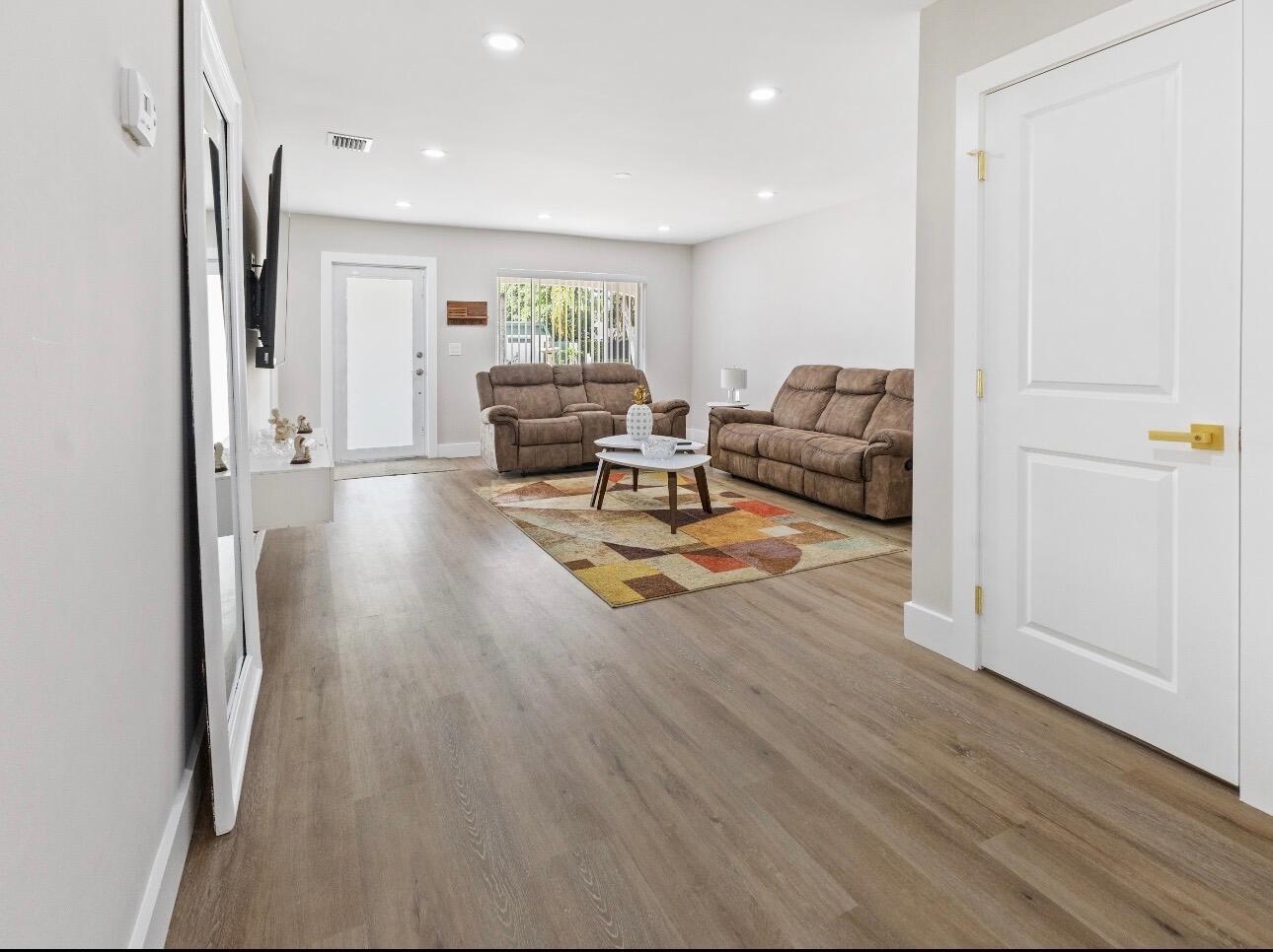 SOUTH SHORE 1 OF WELLINGT - Residential Lease