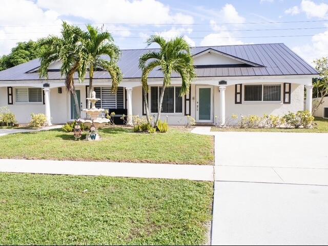 SOUTH SHORE 1 OF WELLINGT - Residential Lease