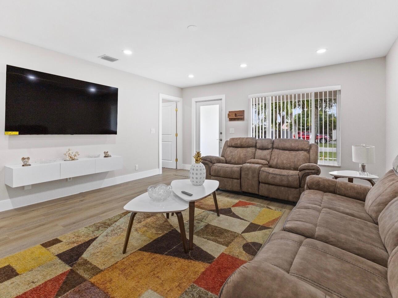 SOUTH SHORE 1 OF WELLINGT - Residential Lease