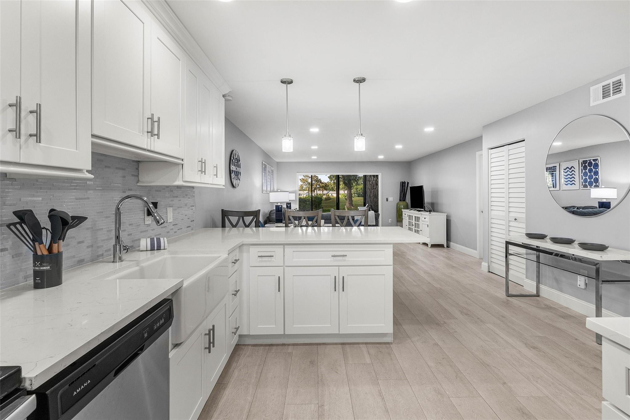 9286 Vista Del Lago