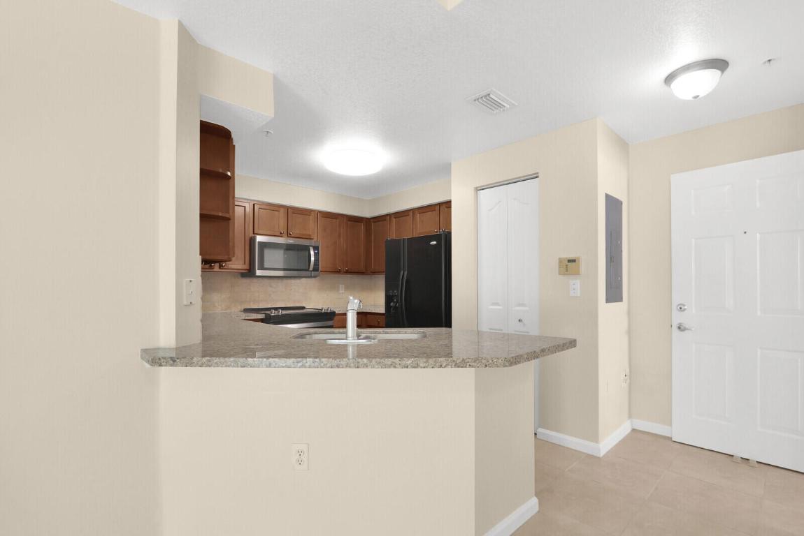 SOMERSET AT ABACOA CONDO - Residential