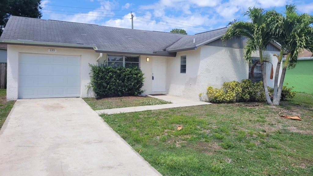 Photo of 135 Village Circle, Jupiter, FL 33458 (MLS # B26055486)