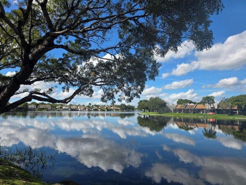 1001 Colony Point Circle Unit 405, Pembroke Pines, FL 33026 - #: F10549560