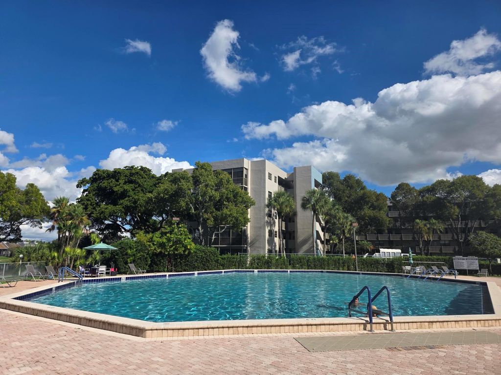 Photo of 1001 Colony Point Circle #405, Pembroke Pines, FL 33026 (MLS # F10549560)