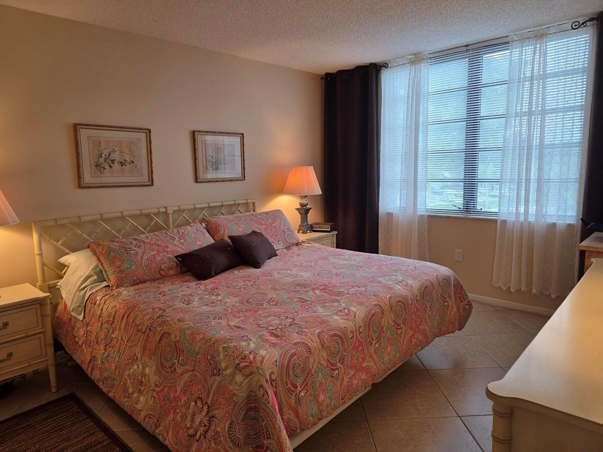 COLONY POINT - Residential