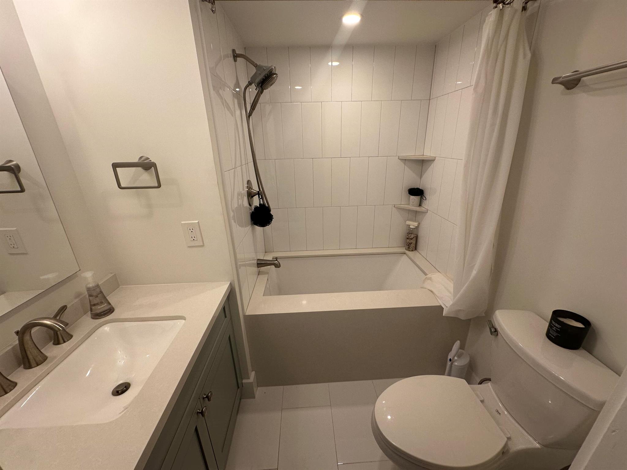 HYPOLUXOS MARINERS CAY CO - Residential