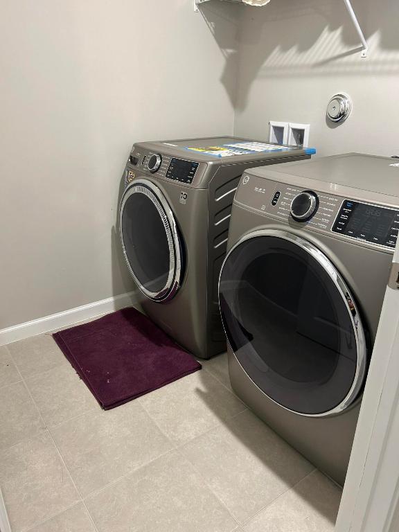 ENCLAVE AT MANGONIA PARK - Residential Lease