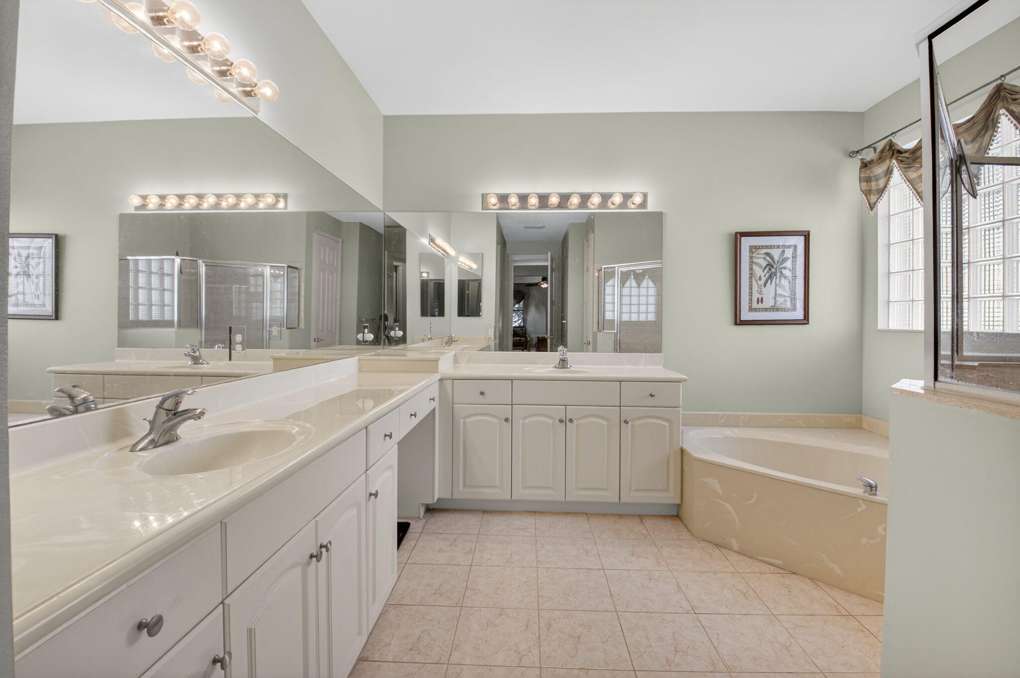 Four Seasons/Tivoli Isles - Residential