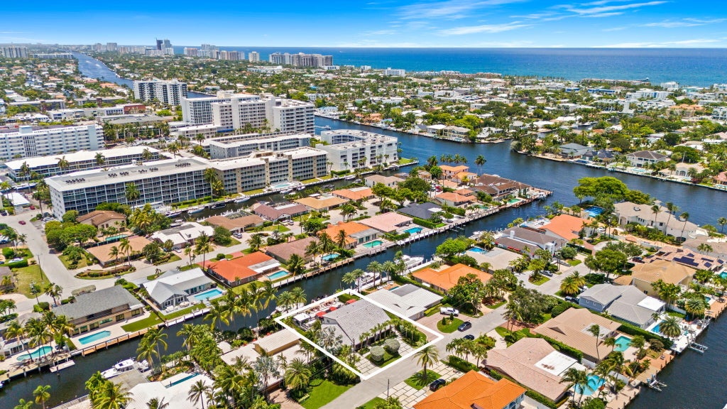 Photo of 3051 NE 46th Street, Fort Lauderdale, FL 33308 (MLS # B26047212)
