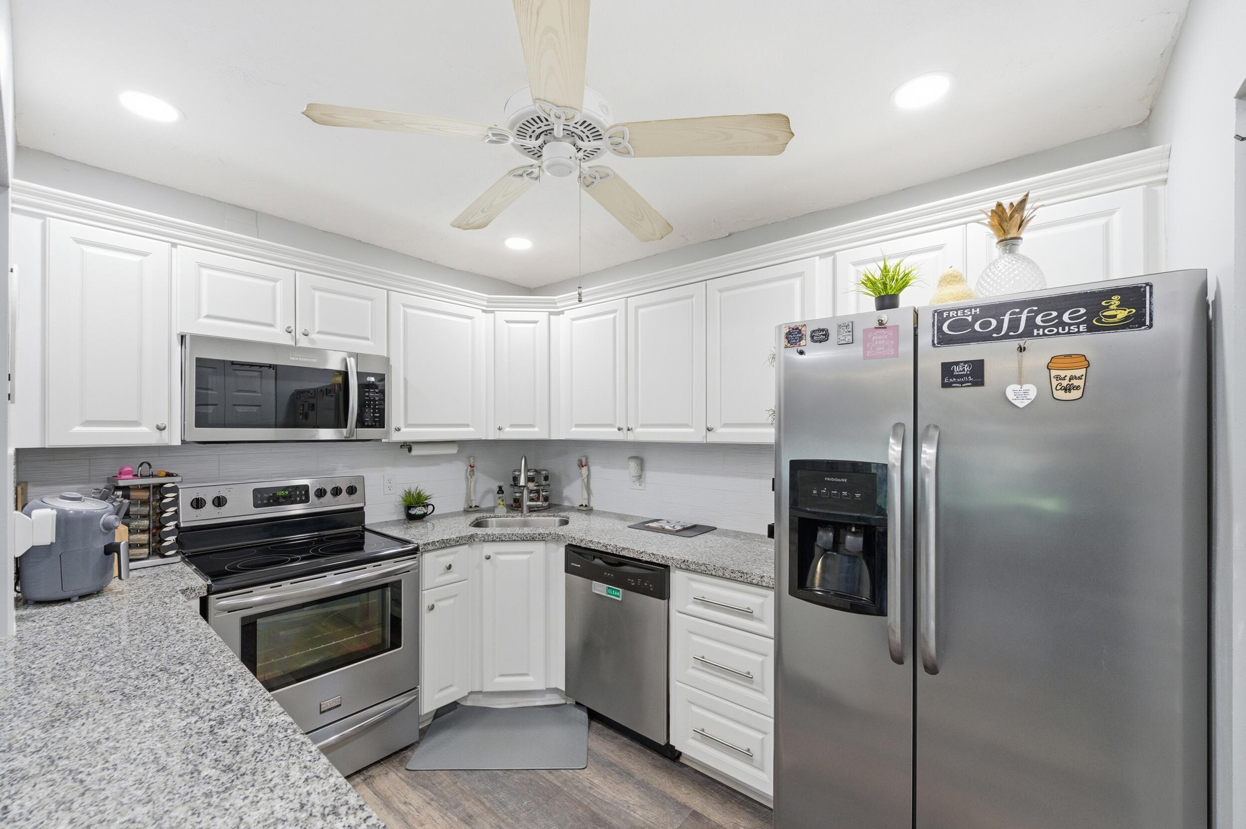 LA PINATA CONDO - Residential