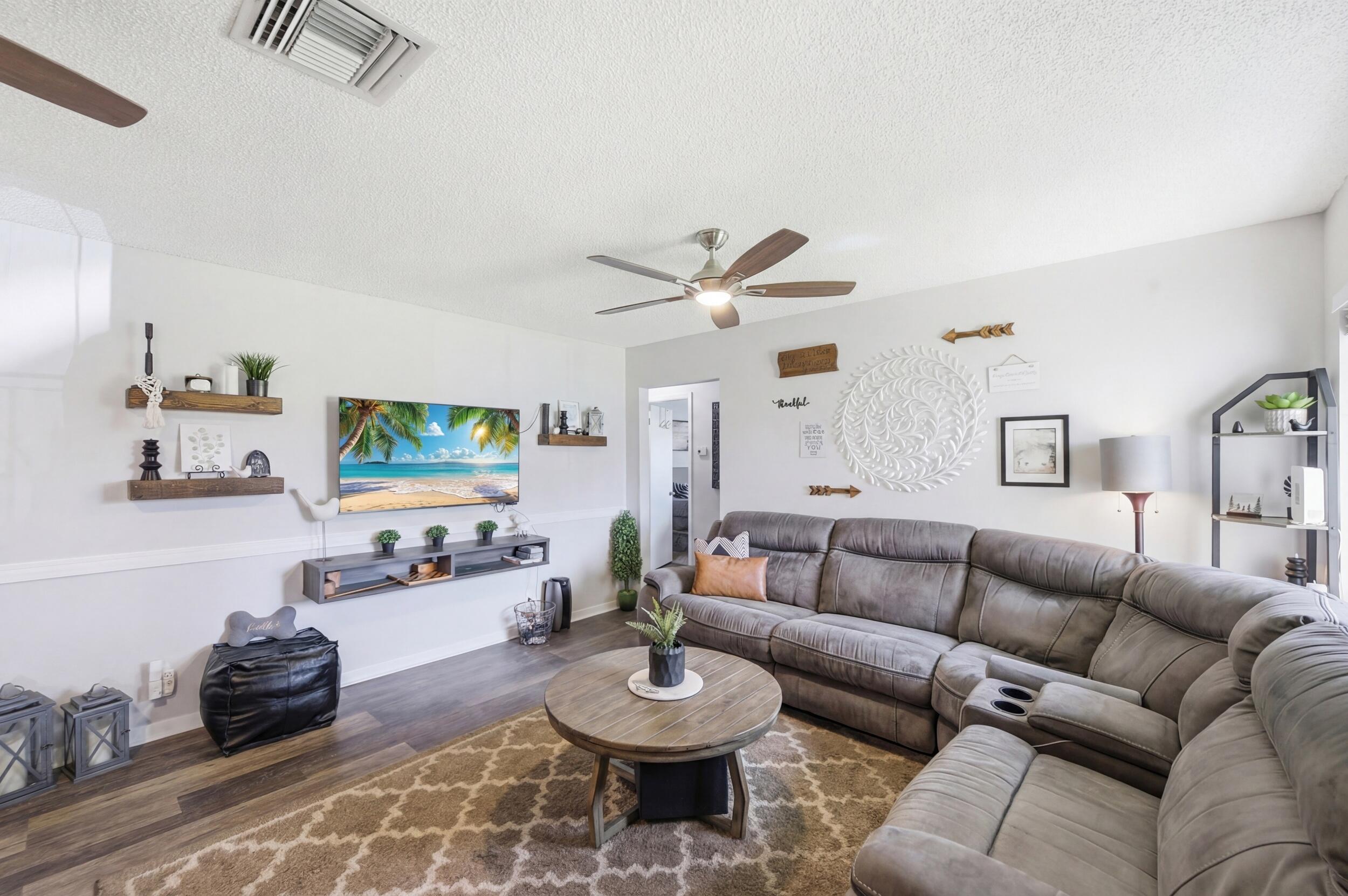 LA PINATA CONDO - Residential