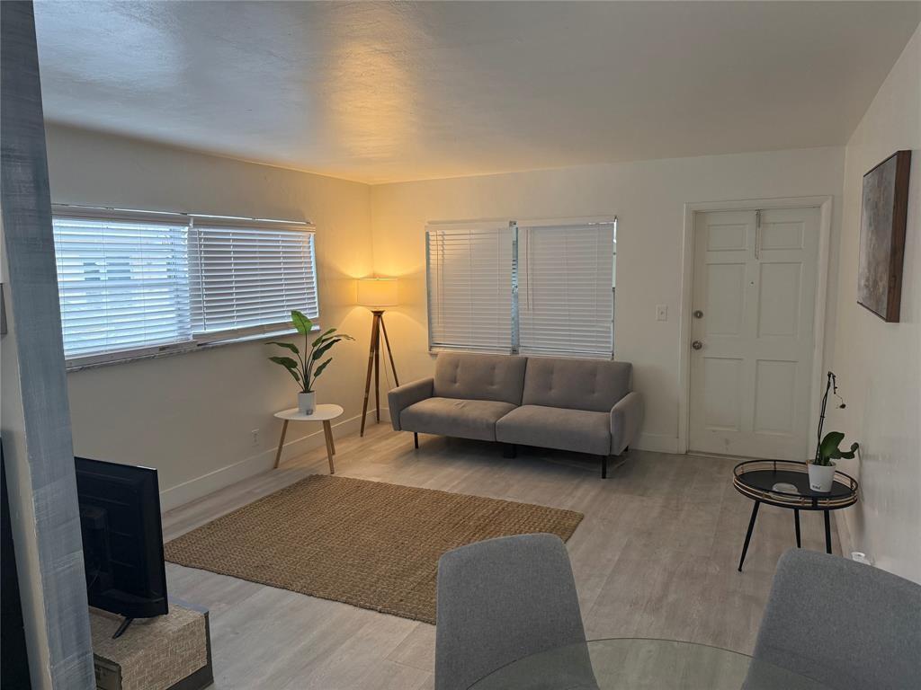 Spacious and bright 1-bedroom, 1-bathroom apartment ideally located East of US-1 in the desirable Hollywood / Hallandale Beach area. This well-maintained home features a comfortable layout with plenty of natural light and is just minutes from the sandy shores of Hallandale Beach. Enjoy a prime location close to restaurants, cafés, grocery stores, shopping at Gulfstream Park, and easy access to Aventura, Sunny Isles, and major highways. The community offers a welcoming atmosphere, and the straightforward, fast application process makes moving in simple. Live where convenience meets the South Florida lifestyle!