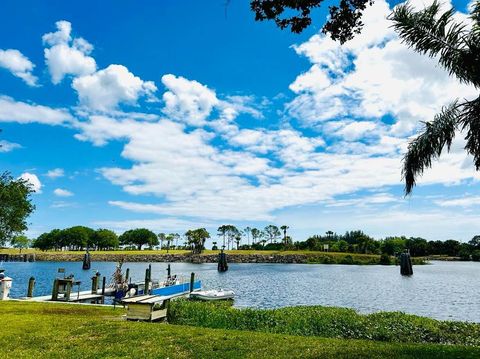 867 Yacht Club Way  FL 33471